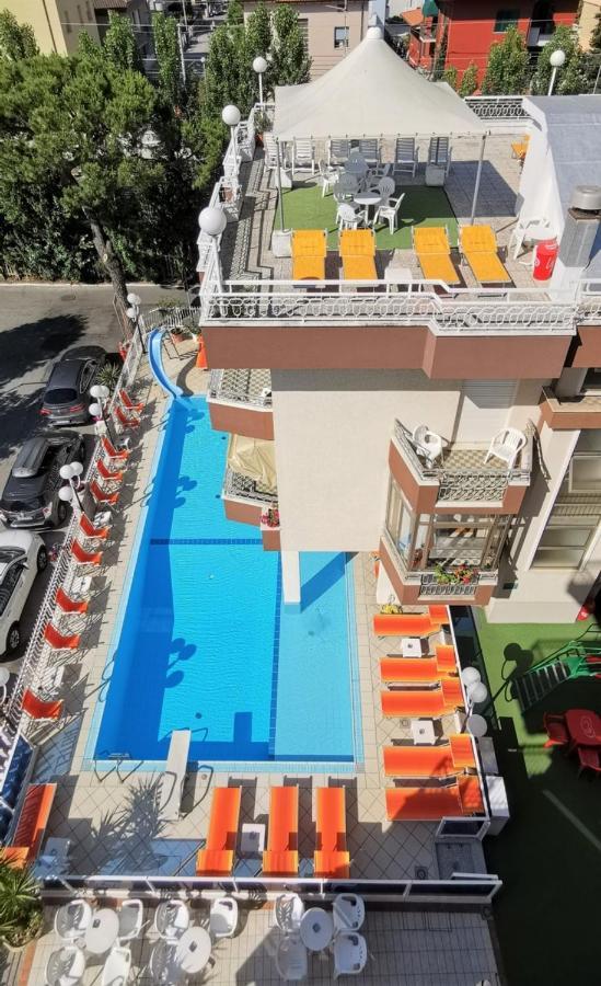 Hotel Cosmos Rimini Zewnętrze zdjęcie