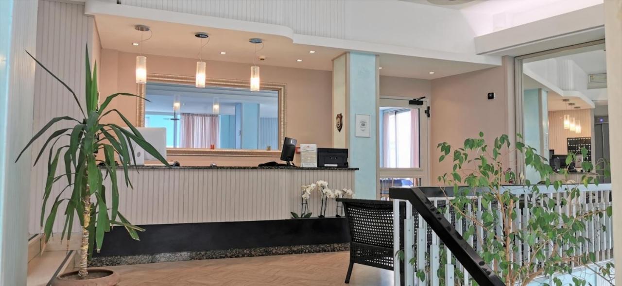 Hotel Cosmos Rimini Zewnętrze zdjęcie