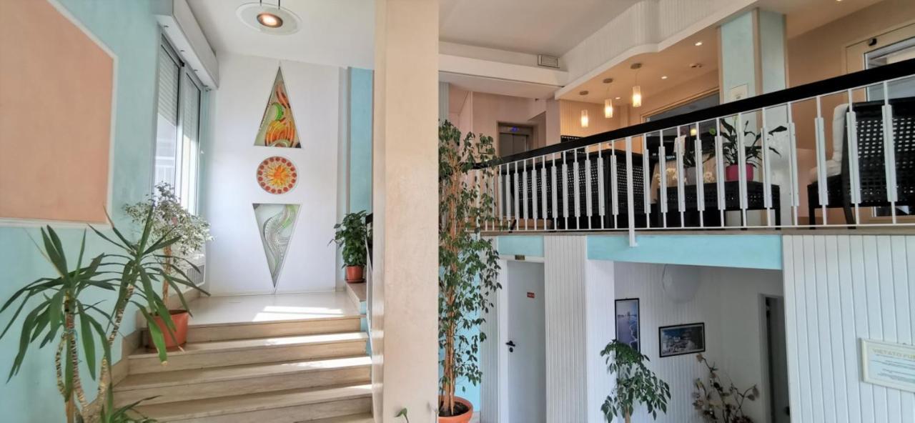 Hotel Cosmos Rimini Zewnętrze zdjęcie