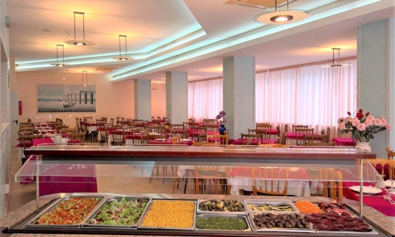 Hotel Cosmos Rimini Zewnętrze zdjęcie