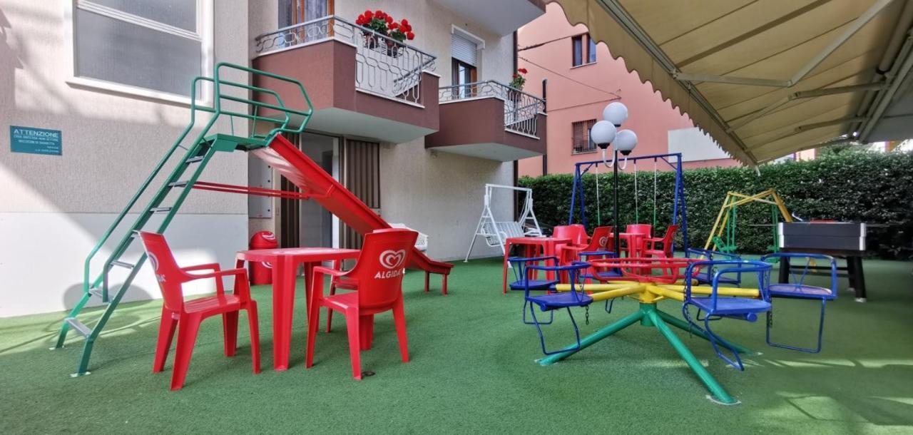 Hotel Cosmos Rimini Zewnętrze zdjęcie