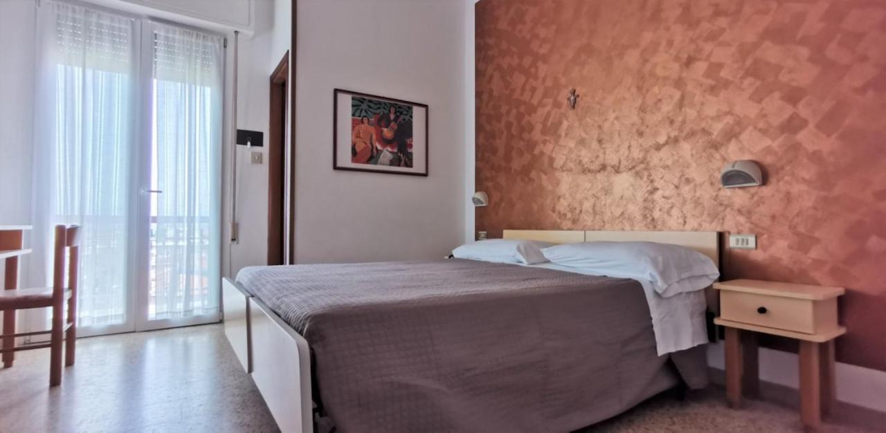 Hotel Cosmos Rimini Zewnętrze zdjęcie